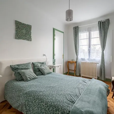 Maison Labouheyre, 7 Pieces, 10 Personnes - Fr-1-50-104 Feriehus
